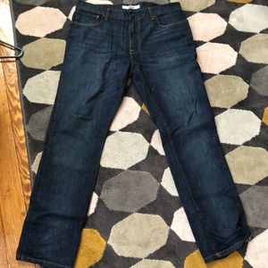 Tommy Hilfiger Jeans.